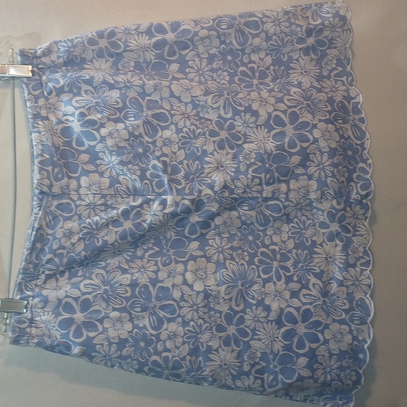 Koret Women's Skort Size Large Petite Blue White Floral Scalloped Hem Detail - Picture 3 of 4